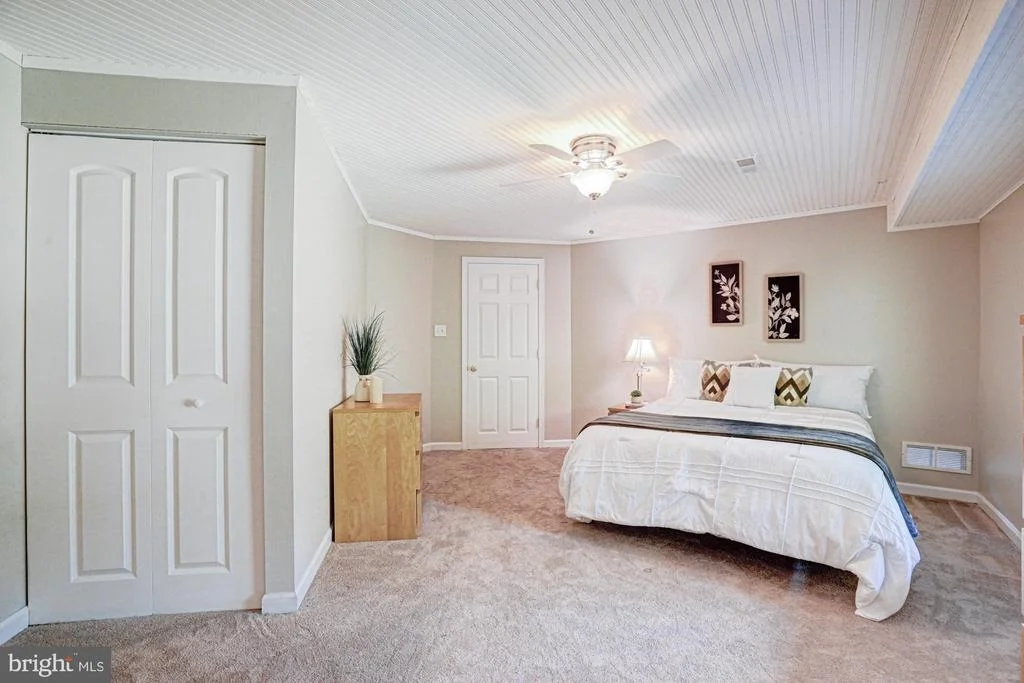 Photo of 119 N MEADOW DRIVE