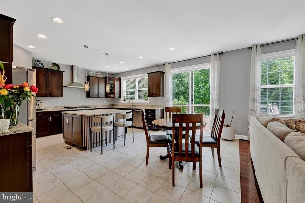 Photo of 7510 LEAFY TREE LANE