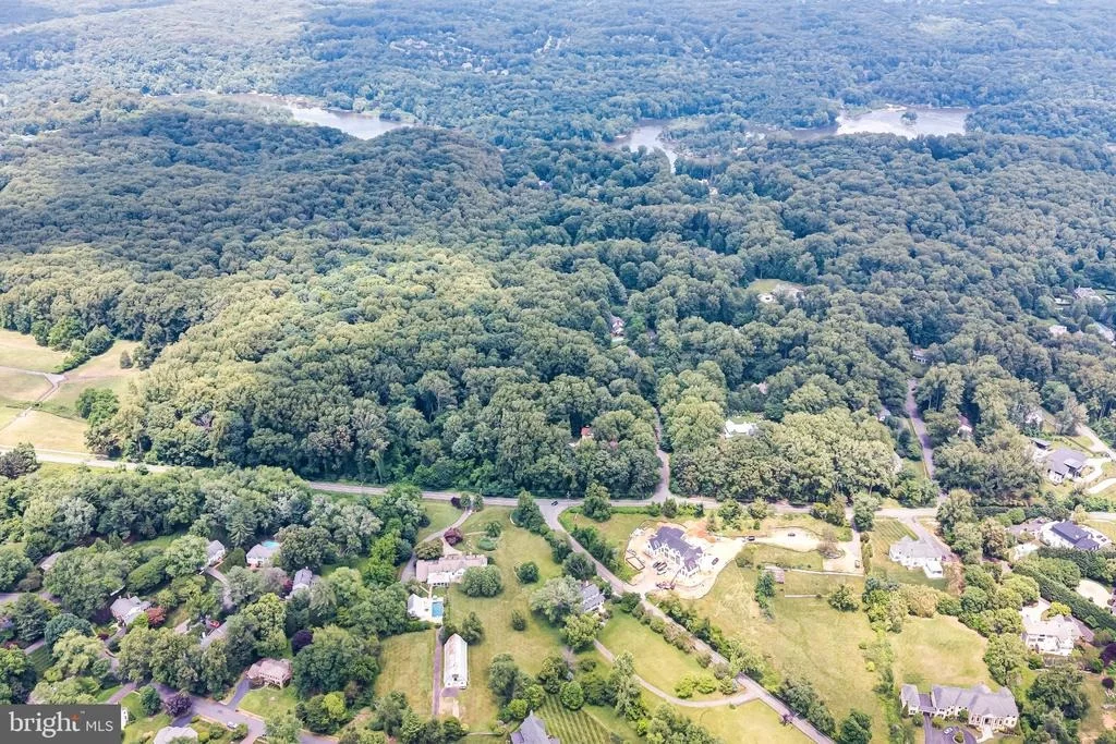 Photo of 8133 GEORGETOWN PIKE