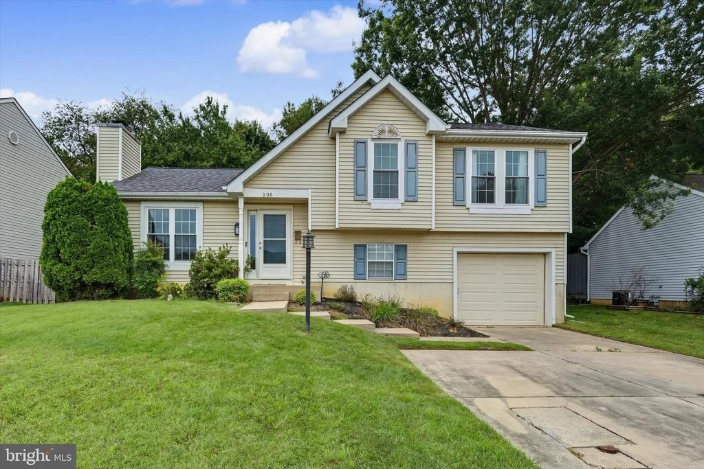 Photo of 206 MACDUFF ROAD