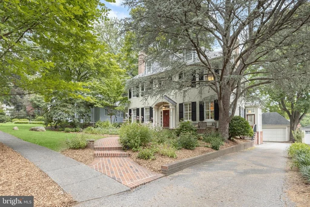 Photo of 210 NORTHFIELD PLACE
