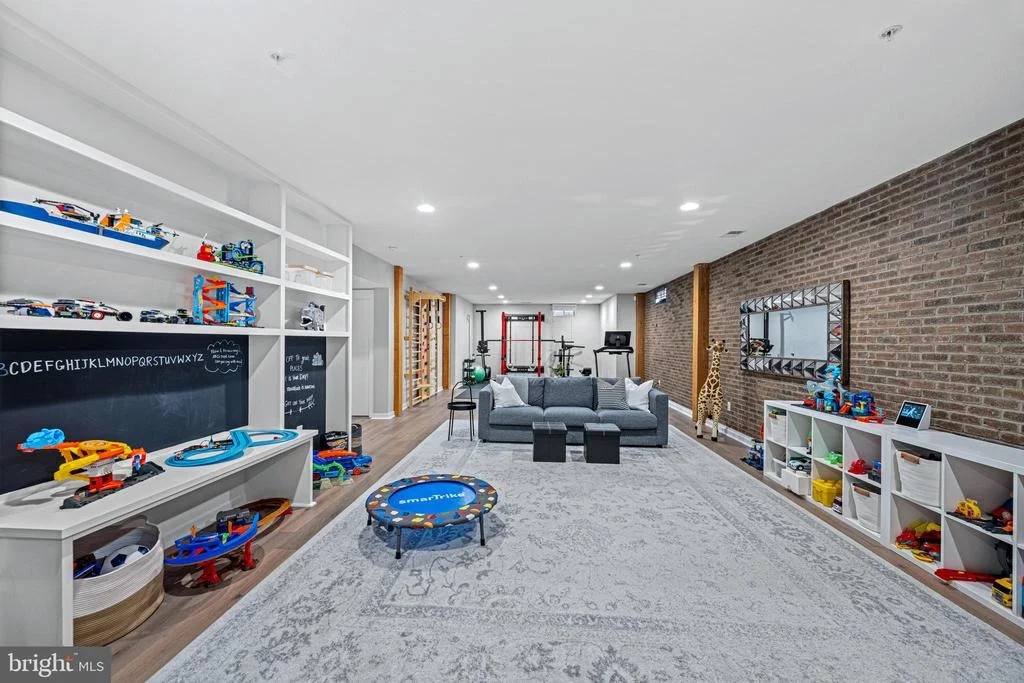 Photo of 2419 MACALLISTER LANE