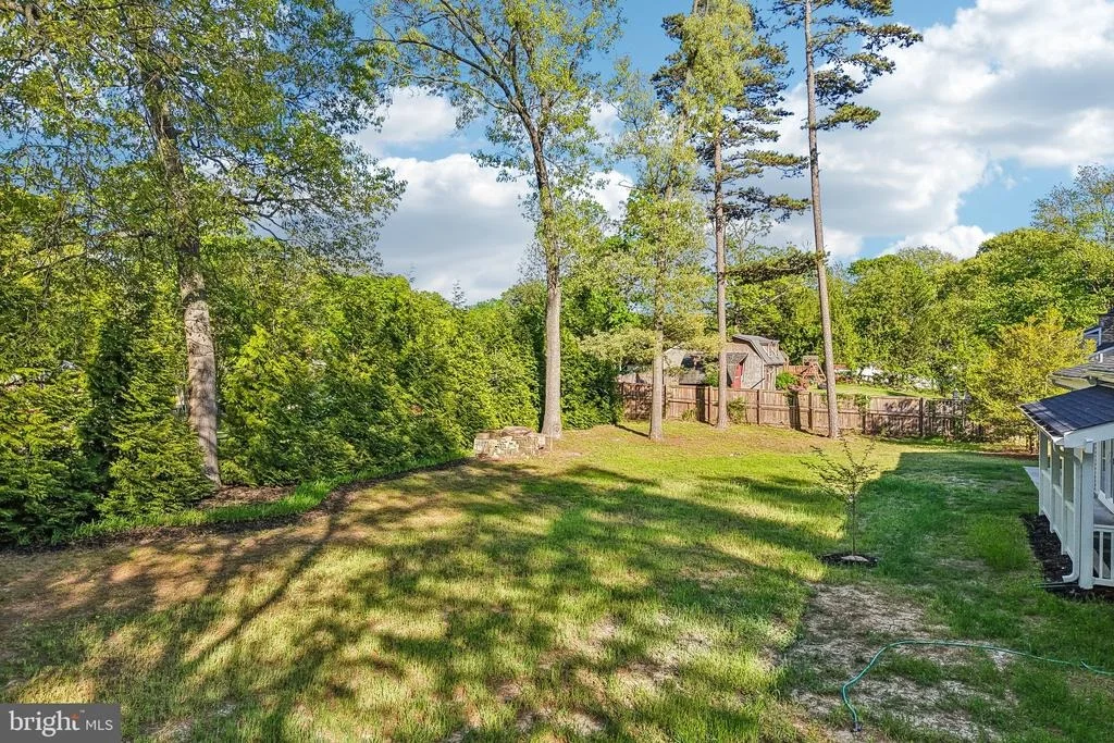 Photo of 816 MEADOW ROAD
