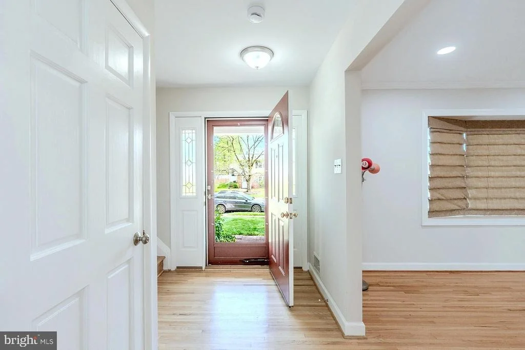 Photo of 6526 GREENVIEW LANE