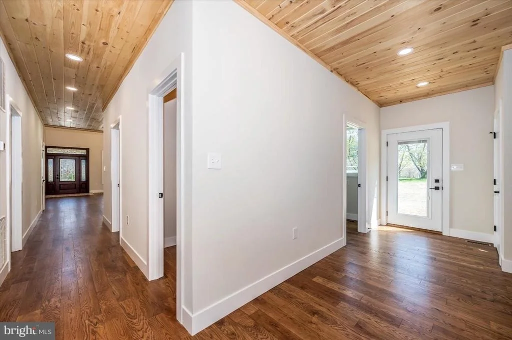 Photo of 460 SHADE TREE LANE