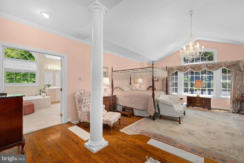 Photo of 897 CHINQUAPIN ROAD