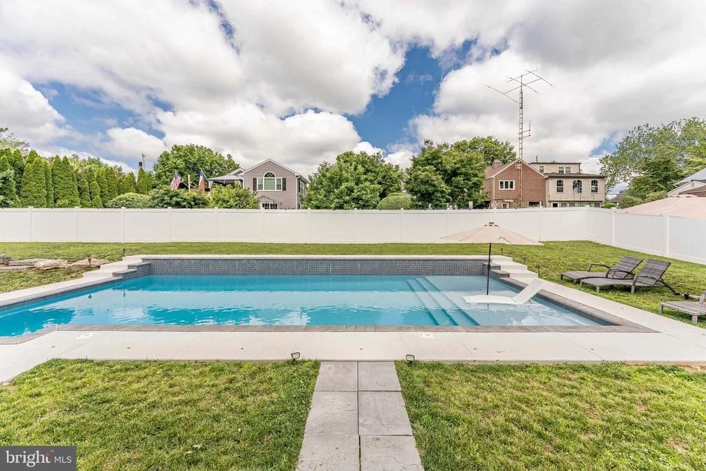 Photo of 20 WALNUT STREET