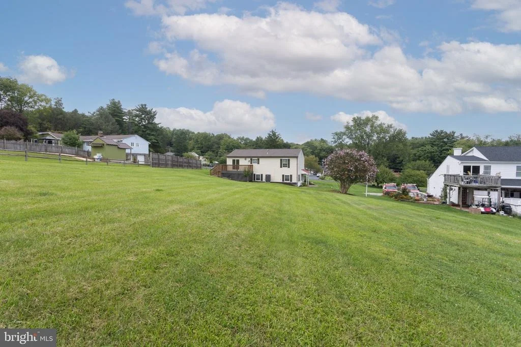Photo of 805 ROLLING RIDGE DRIVE