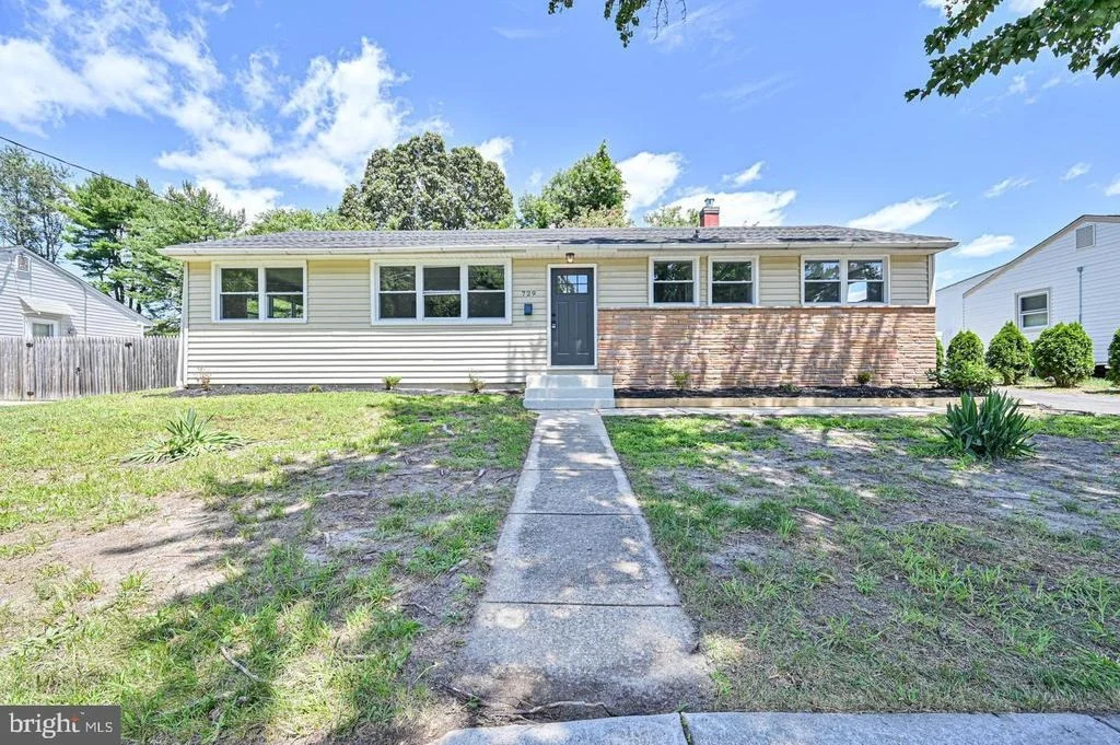 Photo of 729 BENTLEY ROAD