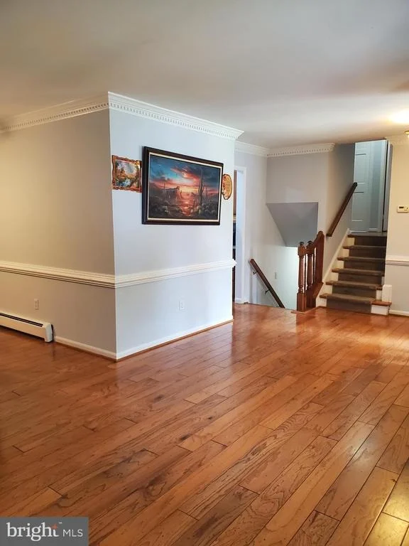 Photo of 302 W JUNIPER AVENUE