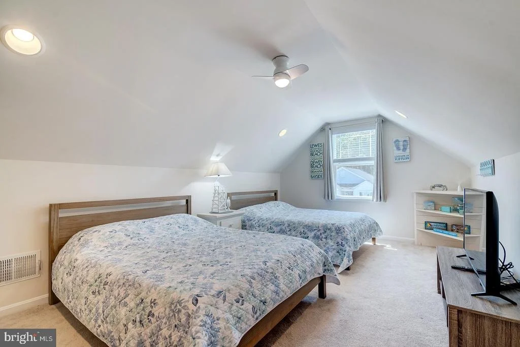 Photo of 34438 SPRING BROOK AVENUE