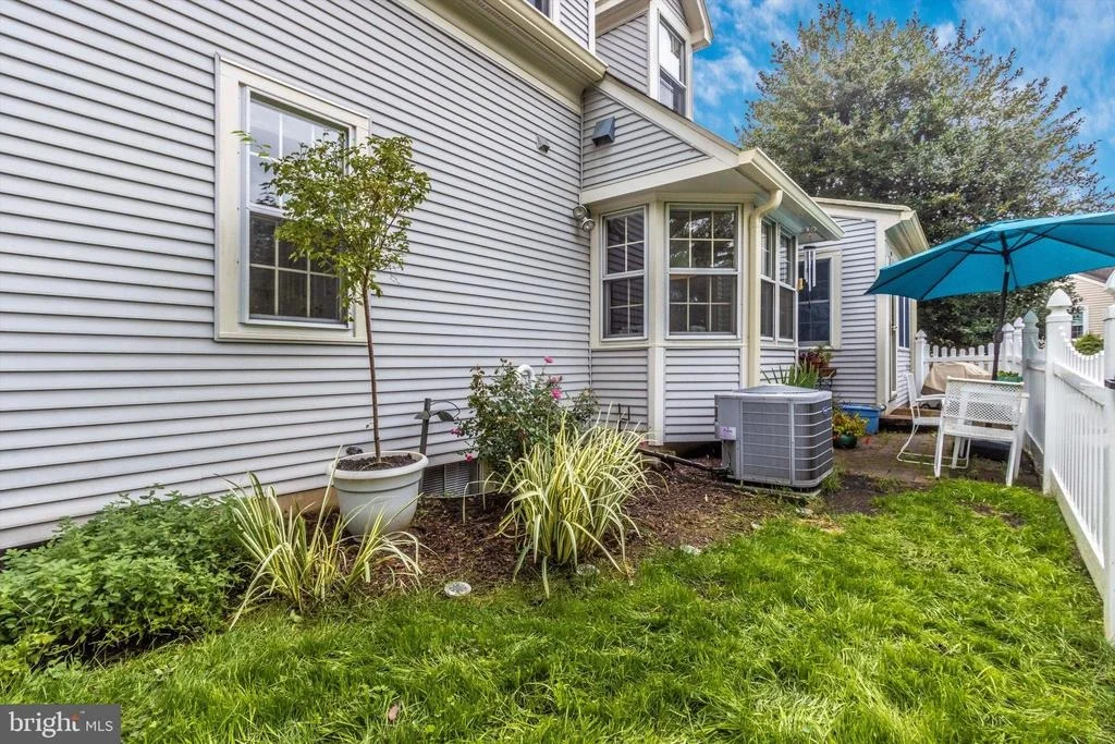 Photo of 833 DUNBROOKE COURT