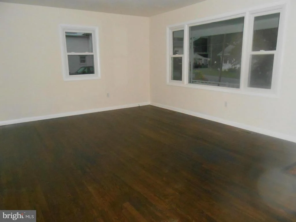 Photo of 6212 APPLETOWN ROAD