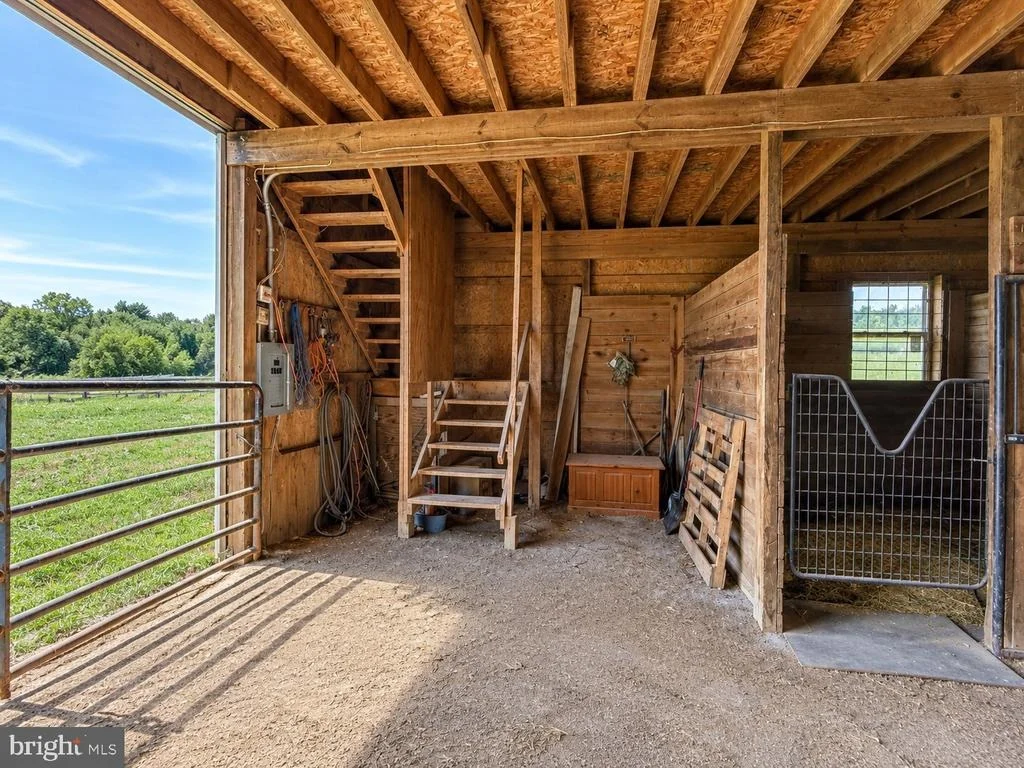 Photo of 4719 RIDGE ROAD