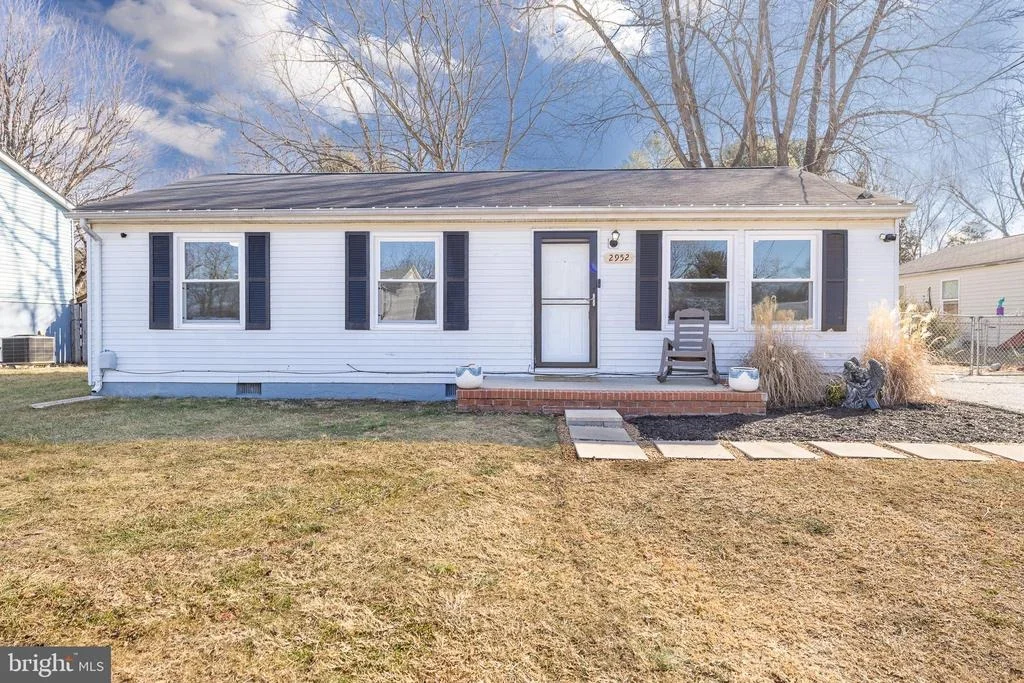 Photo of 2952 GRACE STREET
