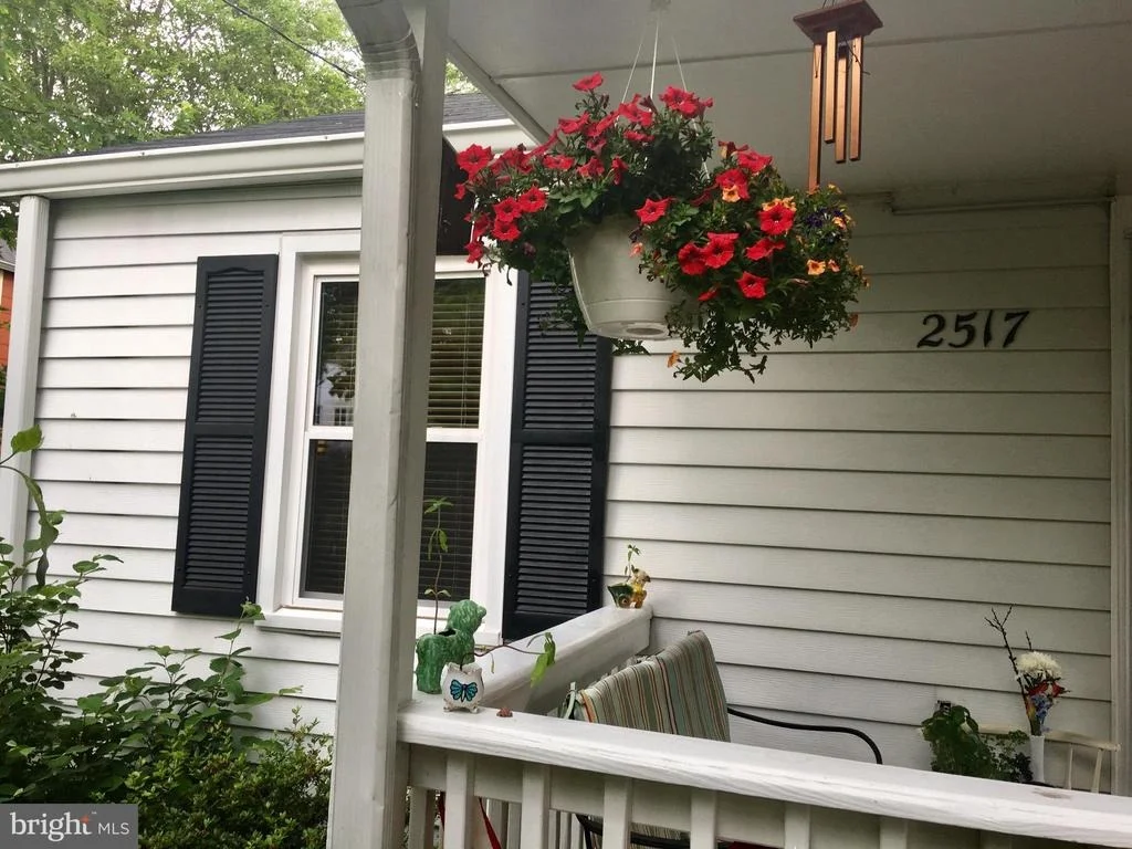 Photo of 2517 MASON STREET