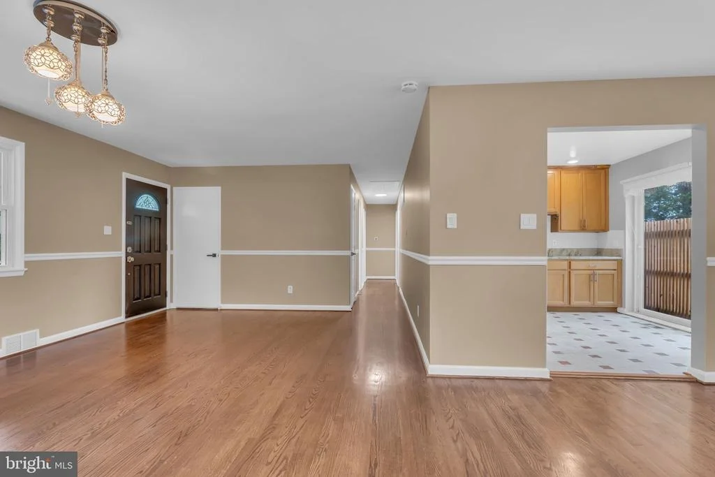 Photo of 6809 BRADDOCK ROAD