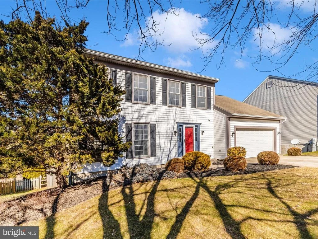 Photo of 446 BENNETT CERF DRIVE