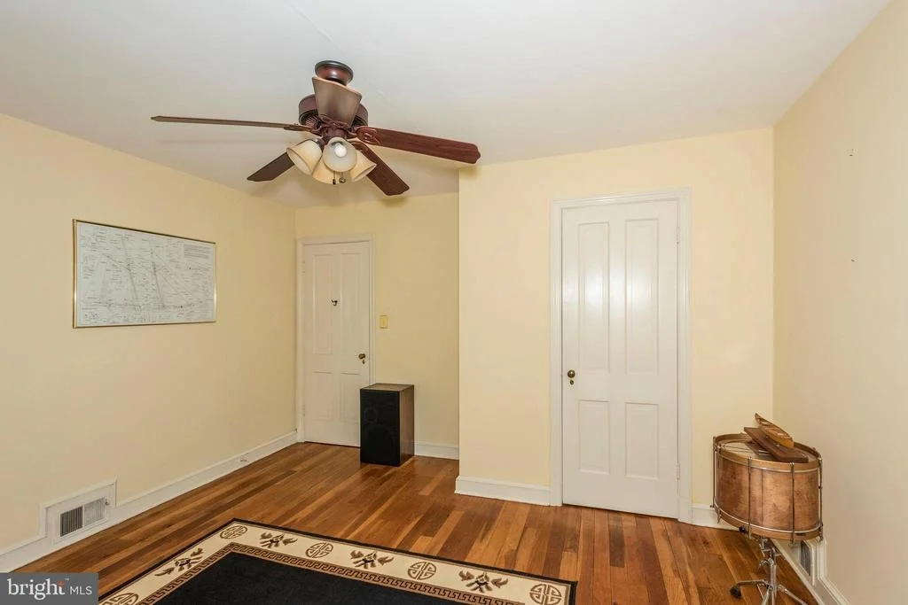 Photo of 1517 FOREST GLEN ROAD