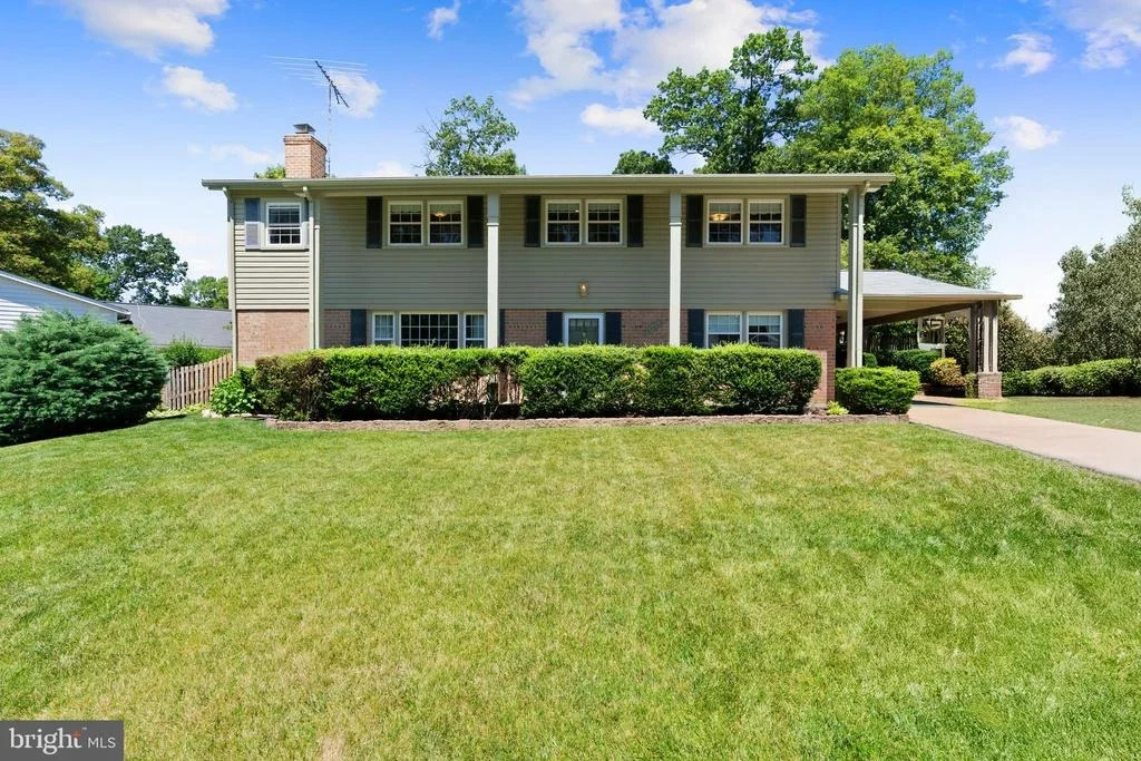 Photo of 6703 RED JACKET ROAD