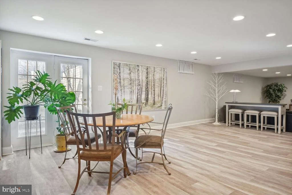 Photo of 10 MAPLECREST COURT