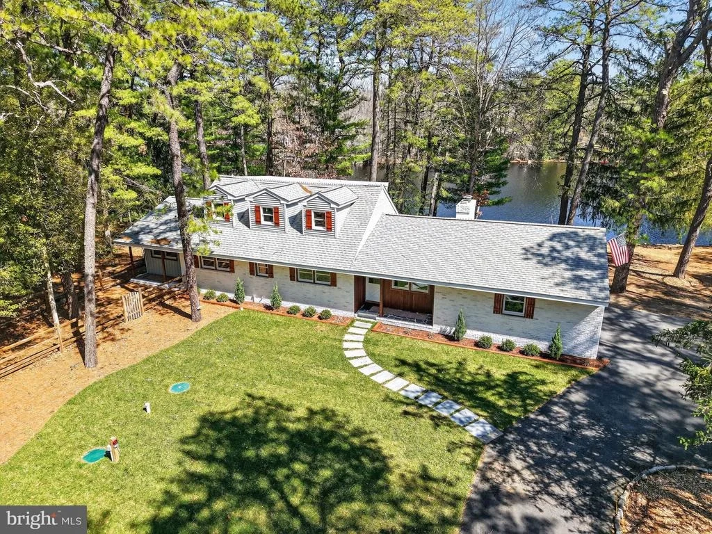 Photo of 113 W CENTENNIAL DRIVE