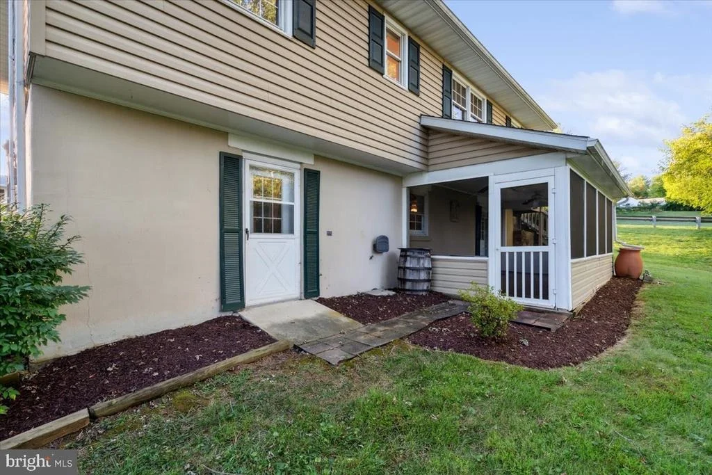 Photo of 8199 MIDDLE COURT