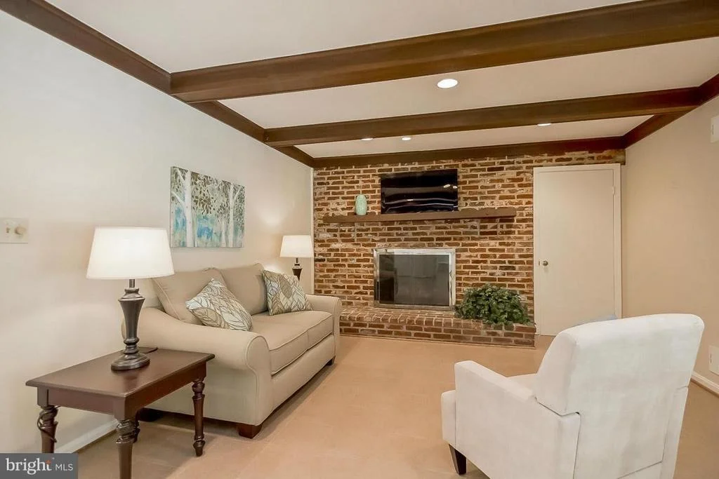 Photo of 2605 VILLAGE LANE