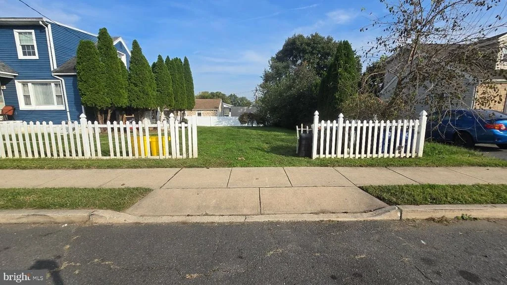 Photo of 140 ROBBINS AVENUE
