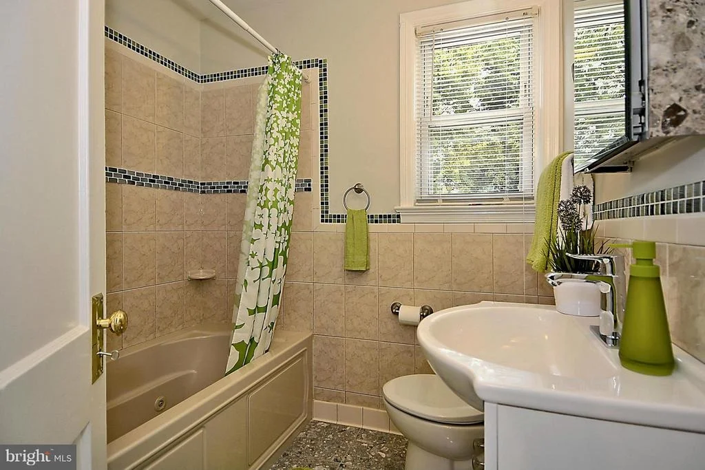Photo of 4705 QUADRANT STREET