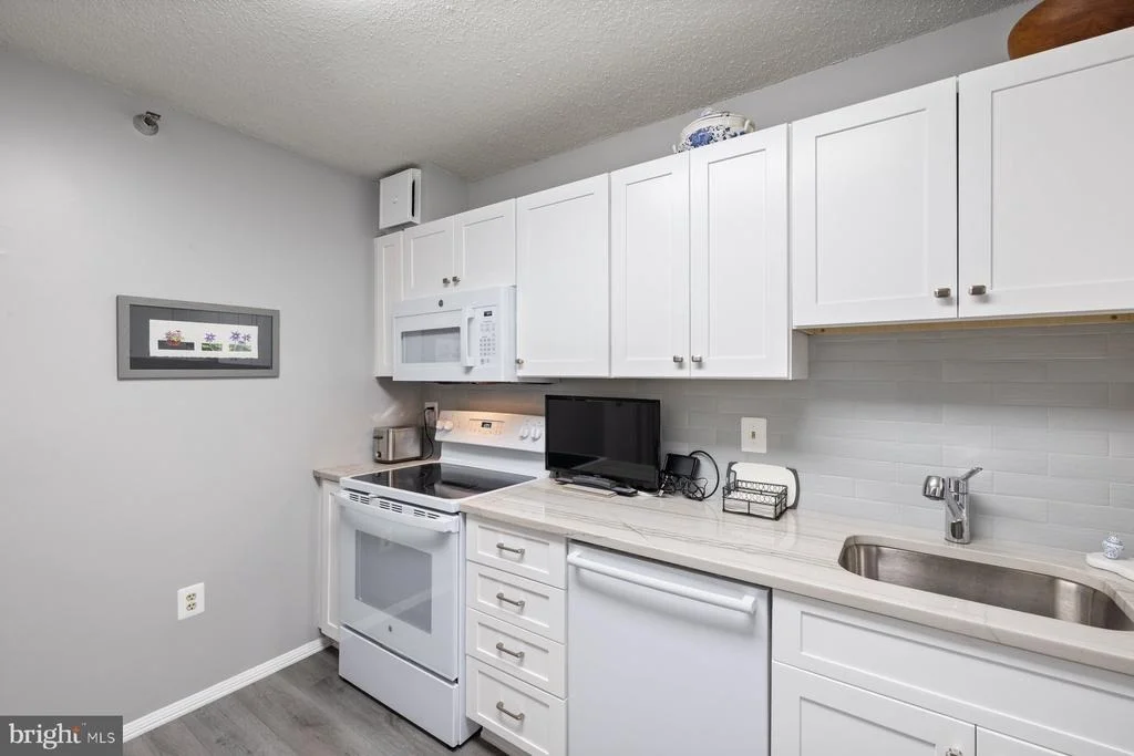 Photo of Unit 2822 at 15107 INTERLACHEN DRIVE