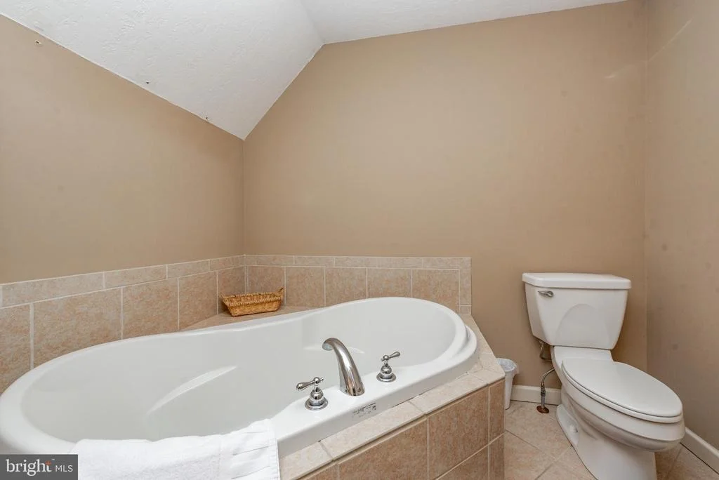 Photo of 2828 GLENDALE ROAD