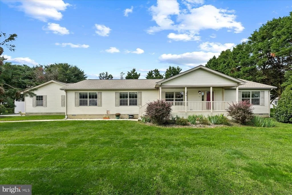 Photo of 13 W GREENWING DRIVE