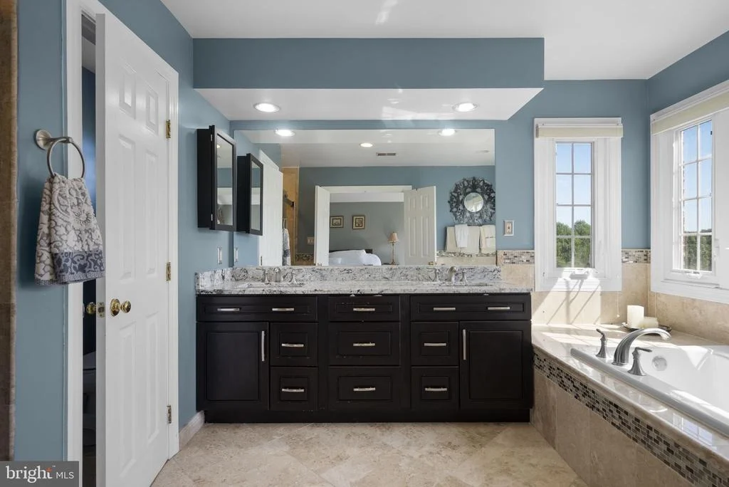 Photo of 805 LINDSEY MANOR LANE