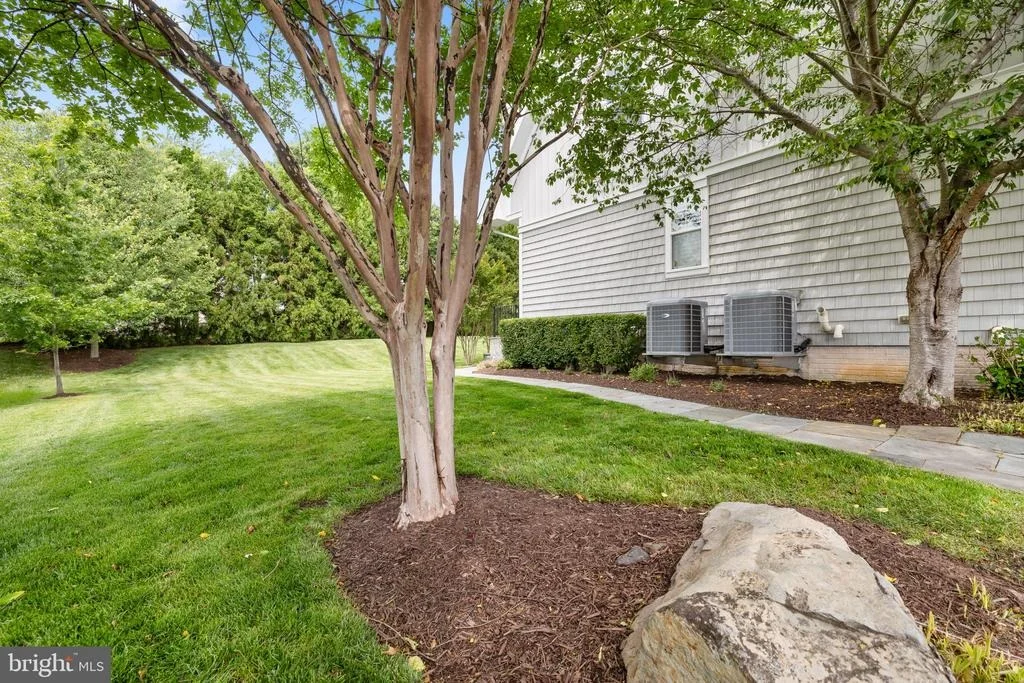 Photo of 8328 PINE KNOTT COURT