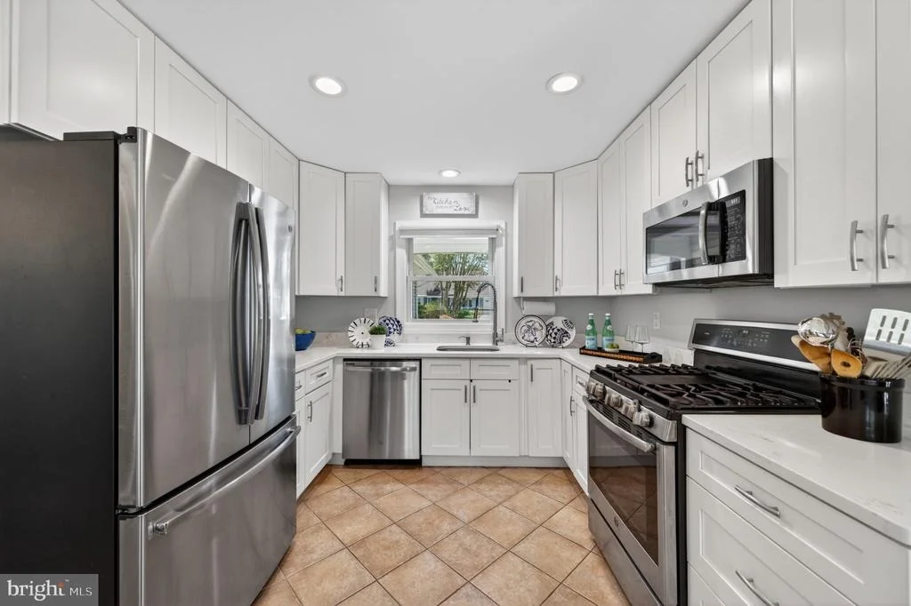 Photo of 3905 CARVEL LANE