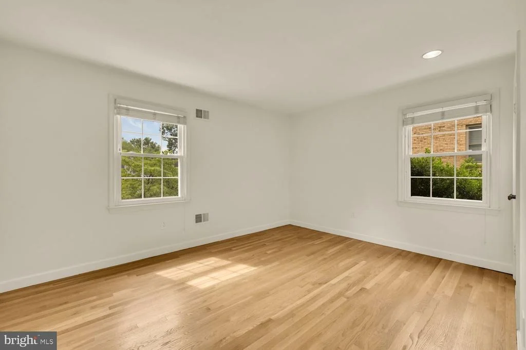 Photo of 12114 GREENLEAF AVENUE