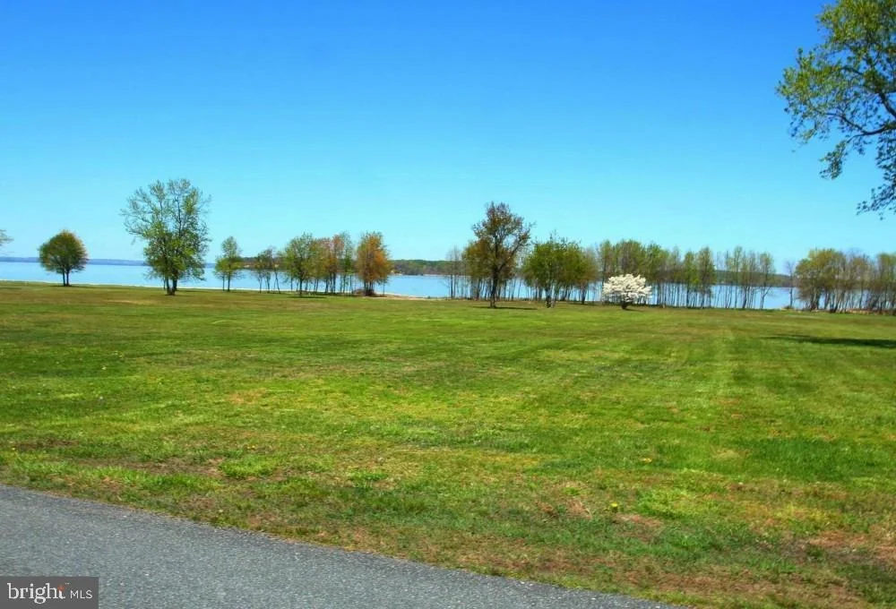 Photo of 75 CIRCLE DRIVE