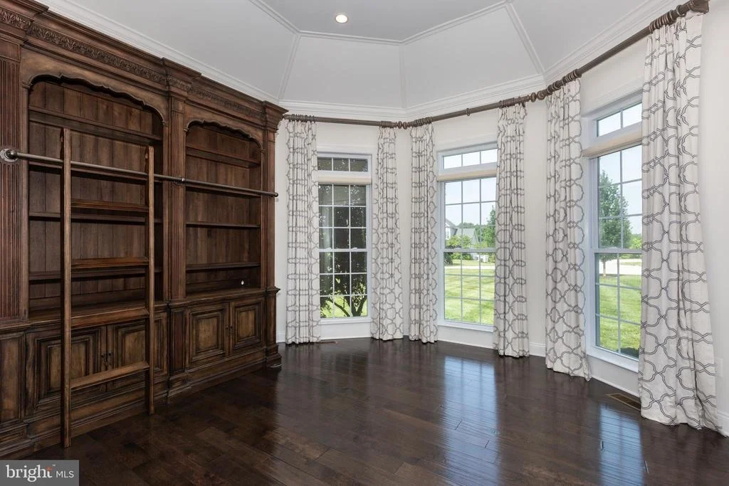 Photo of 14307 OAK MEADOW ROAD