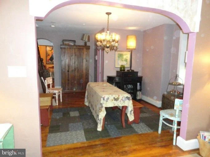 Photo of 718 BAY STREET