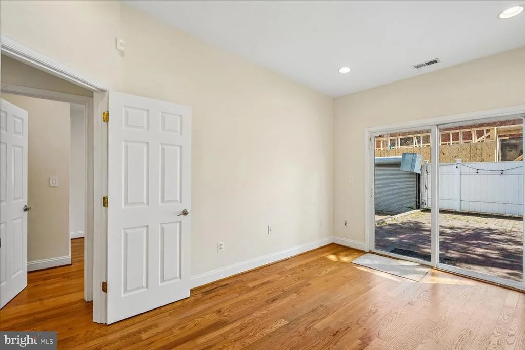 Photo of 1339 C STREET NE