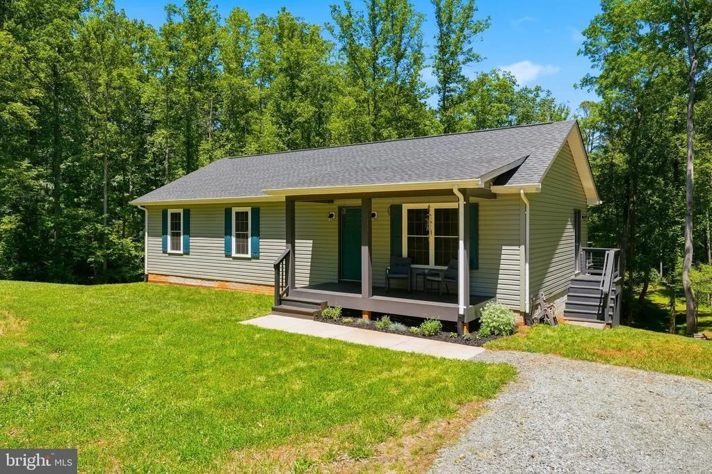 Photo of 898 SEVILLE RD.