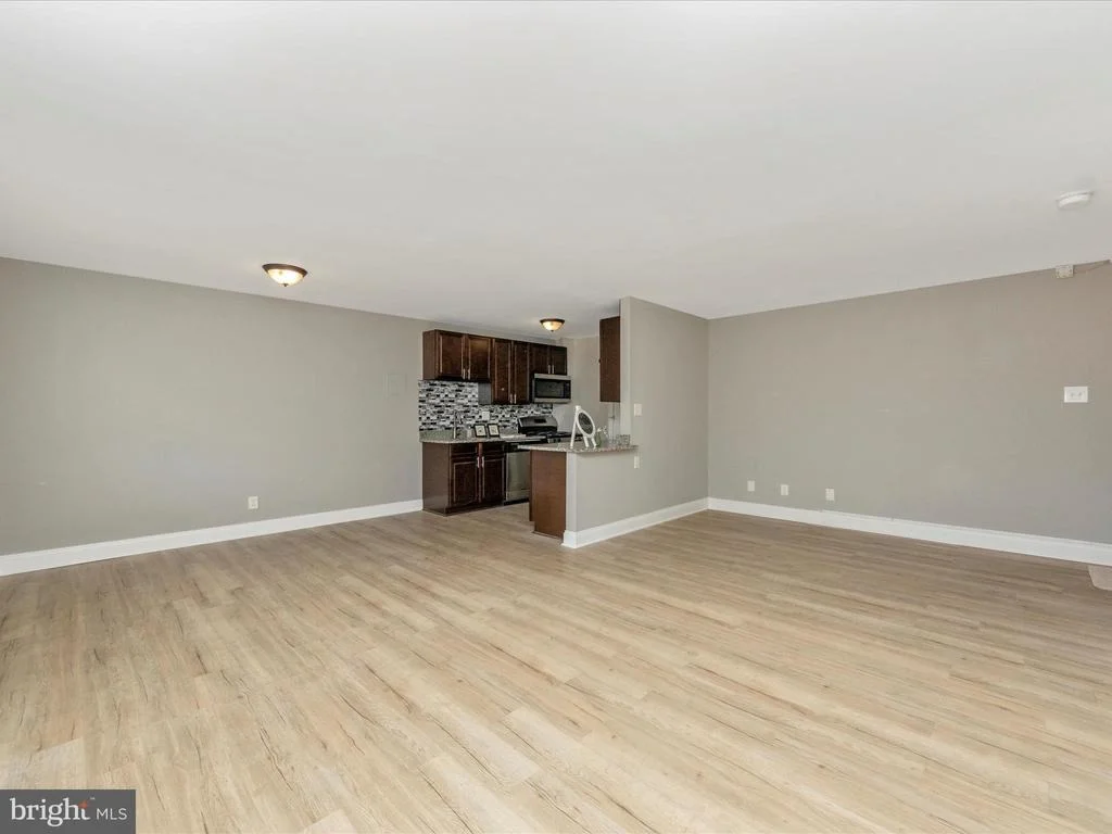 Photo of Unit 417 at 8601 MANCHESTER ROAD