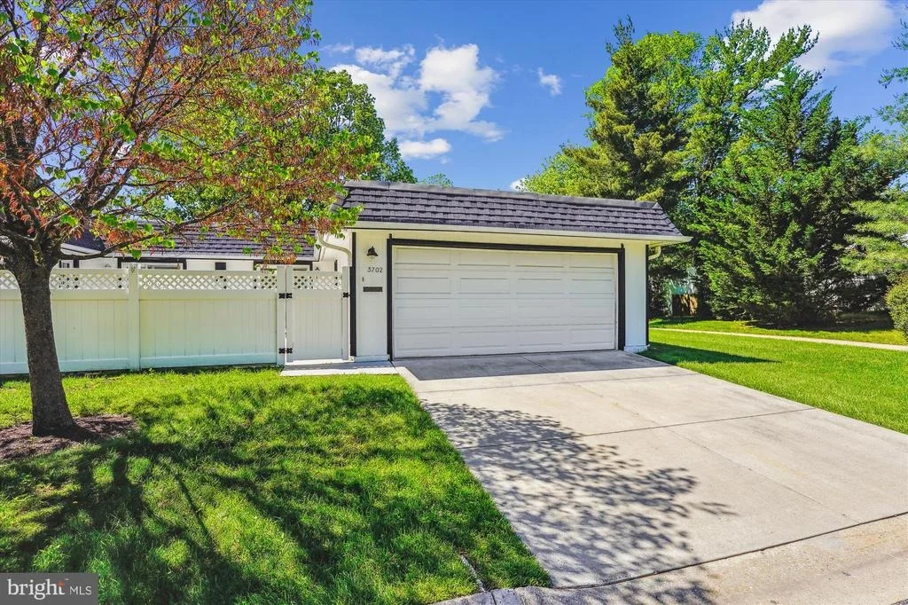Photo of Unit 31B at 3702 MARBLE ARCH WAY