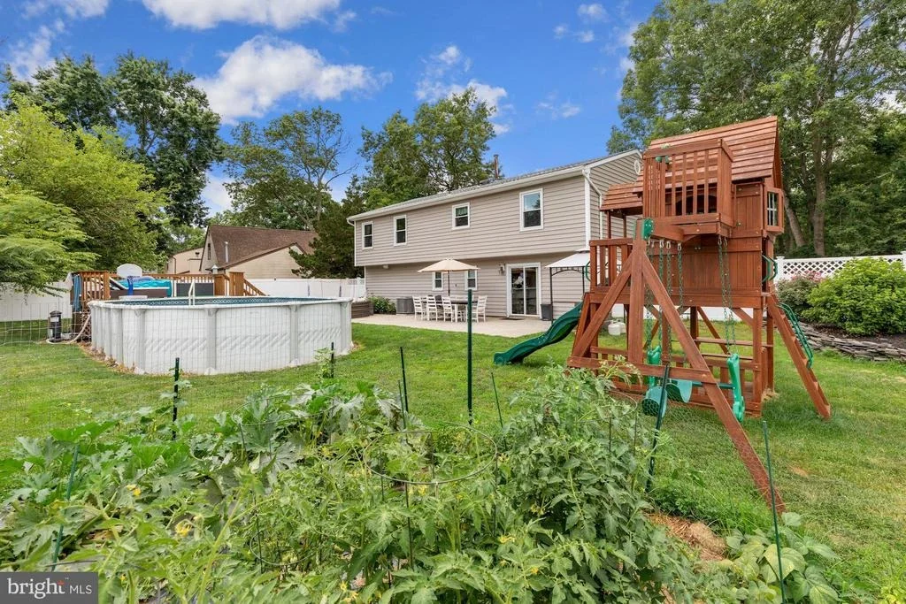 Photo of 212 WELDON ROAD