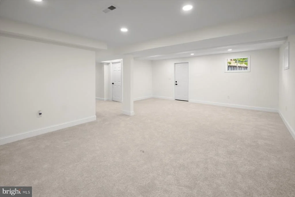 Photo of 5918 SOUTHGATE DRIVE