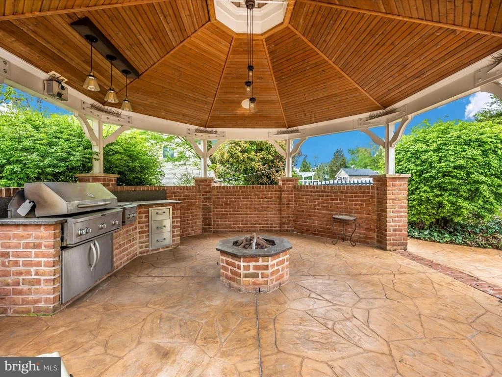 Photo of 6100 EDMONT DRIVE