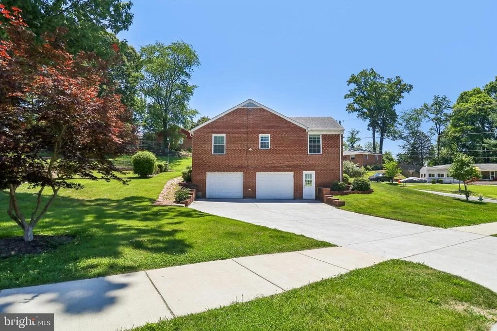 Photo of 400 SOUTHWEST DRIVE