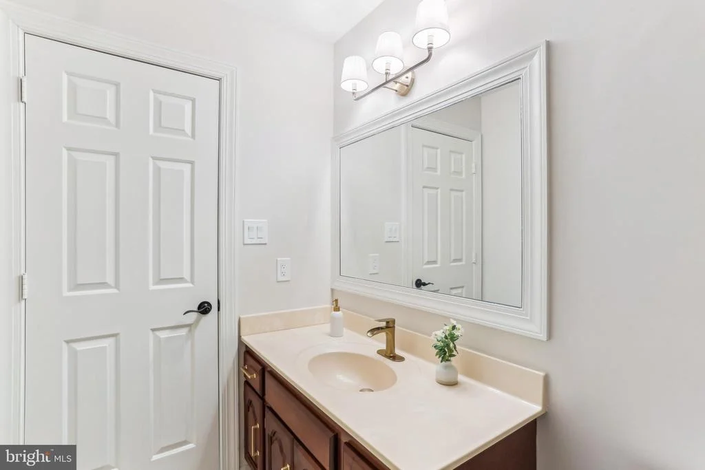Photo of 9409 THORNEDIKE DRIVE