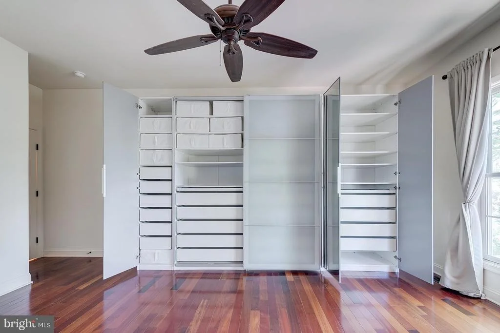Photo of 142 W SHORE DRIVE